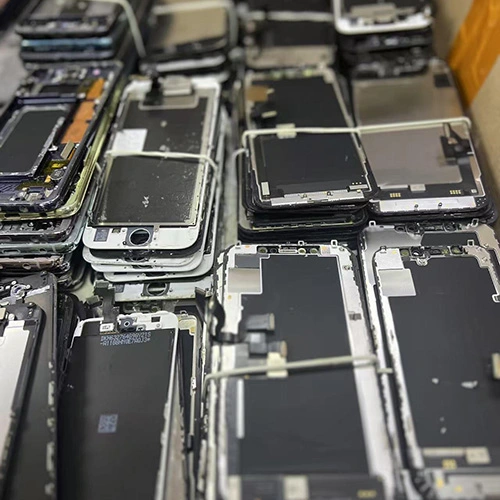 iPhone LCD ဖန်သားပြင်ကိုအသုံးပြုခဲ့သည်